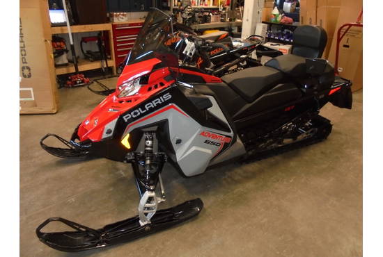 2025 650 Indy Adventure 137 Storm Gray / Indy Red