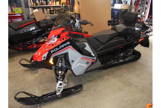 2025 ProStar S4 INDY Adventure 137 Storm Gray / Indy Red