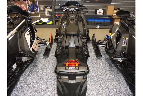 2025 650 Indy VR1 137 Shadow Gray / Gloss Black