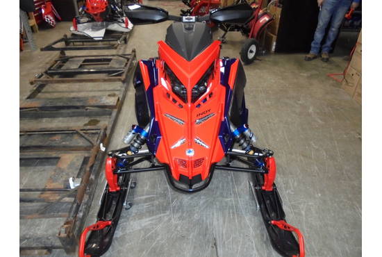 2025 Patriot 9R Indy XCR 136 Midnight Blue Metallic / Indy Red