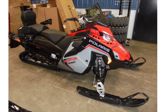 2025 650 Indy Adventure 137 Storm Gray / Indy Red