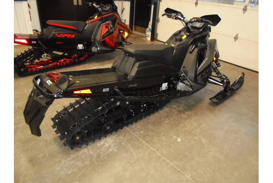 2025 650 Switchback XC 146 Shadow Gray / Gloss Black