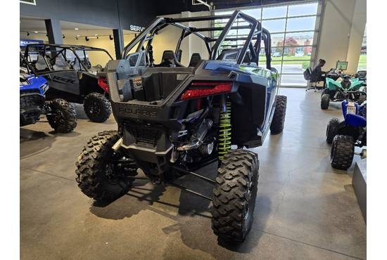 2025 rzr pro xp® 4 premium