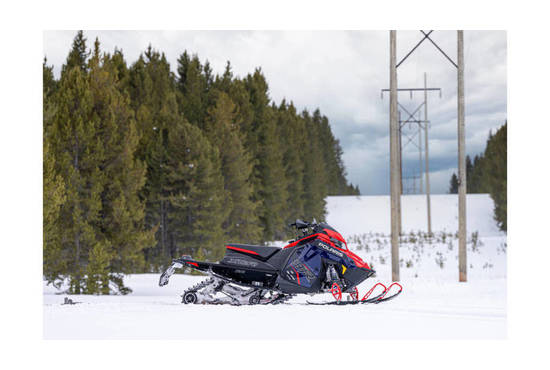 2025 Patriot 9R Indy XCR 136 Midnight Blue Metallic / Indy Red