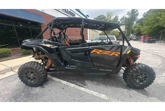 2024 RZR XP 4 1000 Ultimate Matte Titanium / Onyx Black