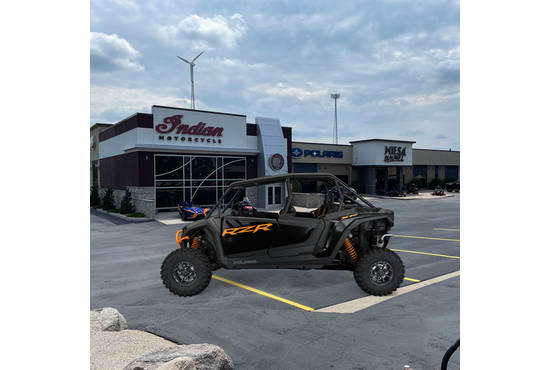 2024 RZR XP 4 1000 Ultimate Matte Titanium / Onyx Black