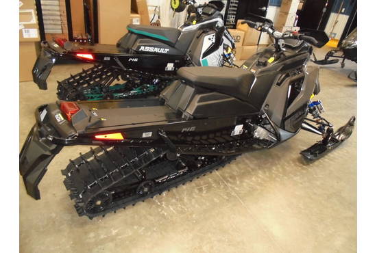 2025 650 Switchback Assault 146 Shadow Gray / Gloss Black
