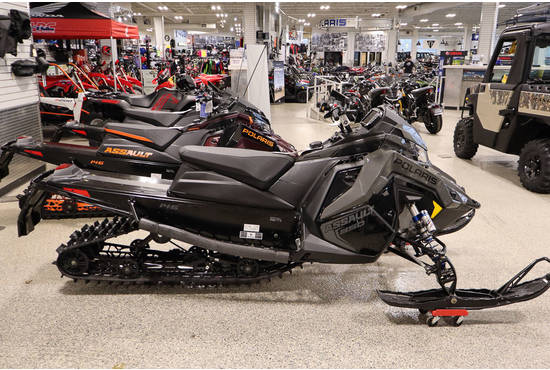 2025 850 Switchback Assault 146 Shadow Gray / Gloss Black