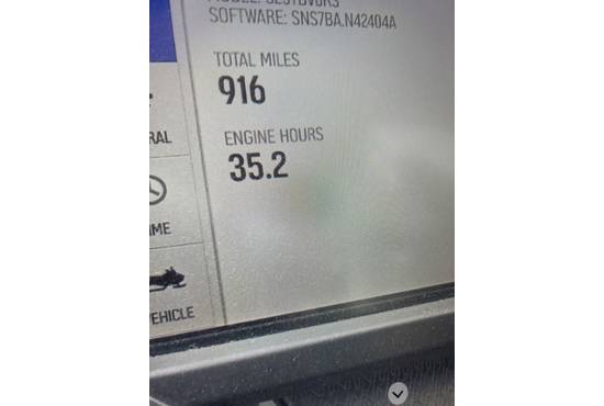 2025 850 Indy VR1 137 Storm Gray / Indy Red