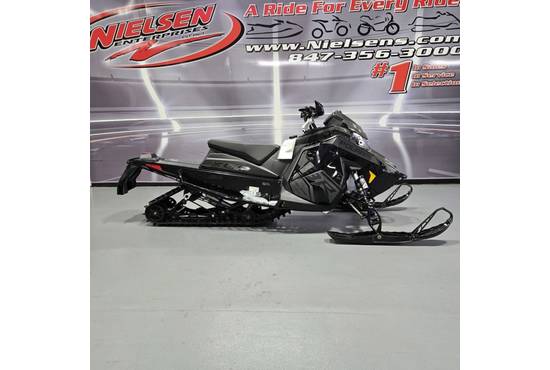 2025 Patriot 9R Indy XCR 136 Shadow Gray / Gloss Black