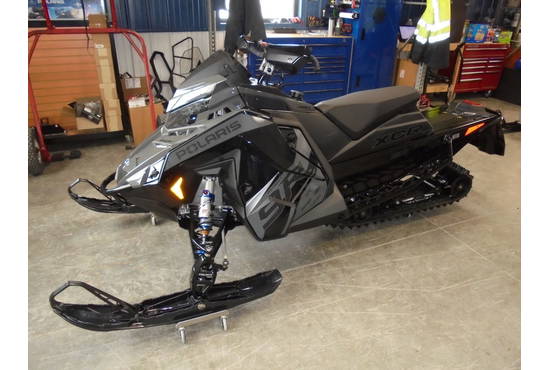 2025 9R Indy XCR 128 Shadow Gray / Gloss Black