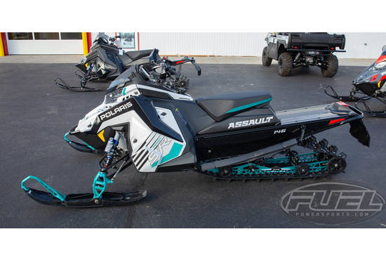 2025 9R Switchback Assault 146 Ghost White Metallic / Gloss Black / Radiant Gree