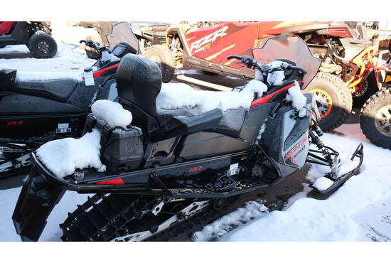 2025 650 Indy Adventure 137 Storm Gray / Indy Red