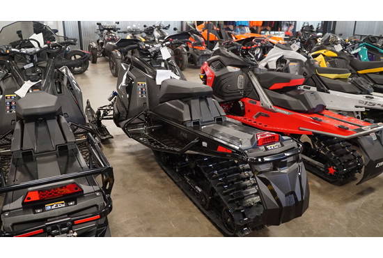 2025 850 Switchback Assault 146 Shadow Gray / Gloss Black