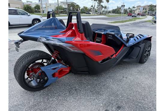 2025 slingshot® r (autodrive)