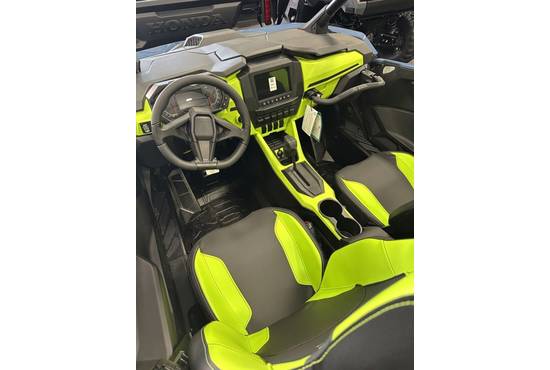 2025 rzr pro xp® 4 premium