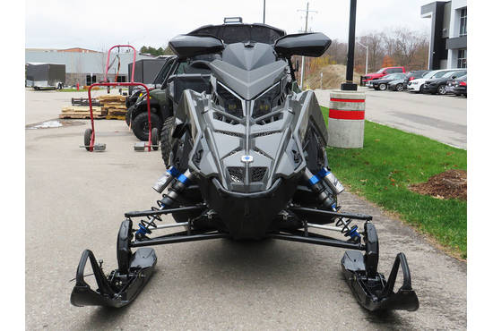 2025 650 Switchback Assault 146 Shadow Gray / Gloss Black