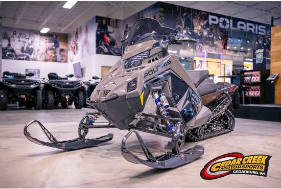 2025 650 Indy VR1 137 Shadow Gray / Gloss Black