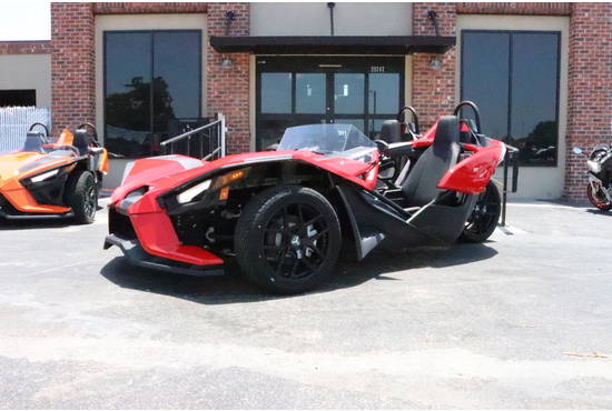 2022 Slingshot S with Technology Package I - Slingshot Red (MANUAL)