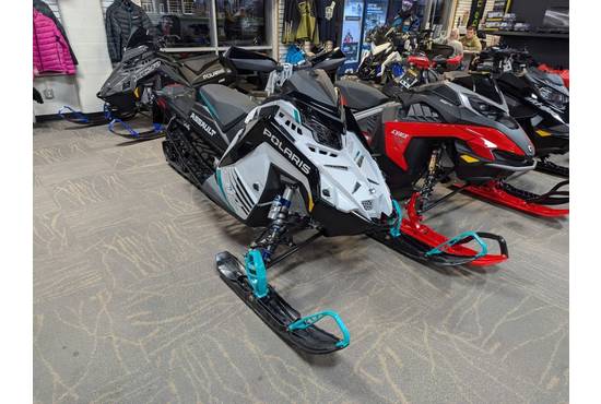 2025 9R Switchback Assault 146 Ghost White Metallic / Gloss Black / Radiant Gree