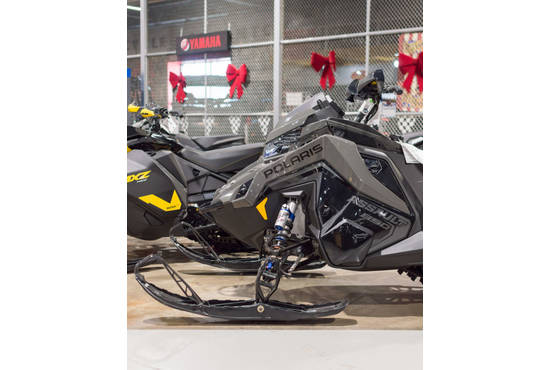 2025 850 Switchback Assault 146 Shadow Gray / Gloss Black
