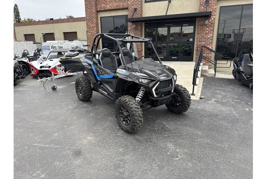 2023 RZR XP 1000 Ultimate Onyx Black