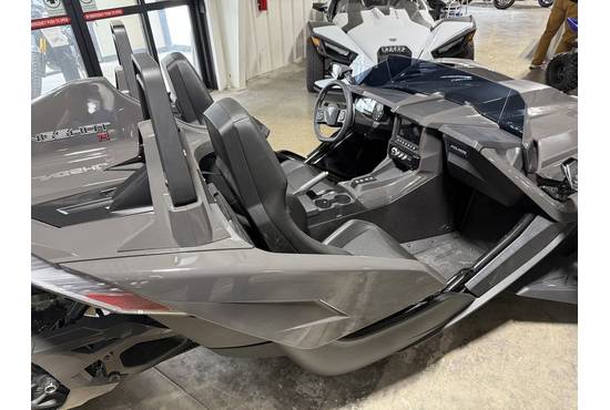 2025 slingshot® r (autodrive)