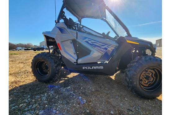 2025 rzr® 200 efi