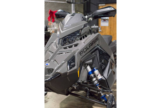 2025 850 Switchback Assault 146 Shadow Gray / Gloss Black