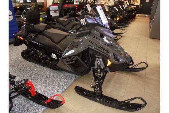 2025 650 Indy Adventure 137 Shadow Gray / Gloss Black