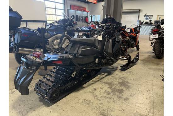 2026 850 INDY VR1 DYNMX 137