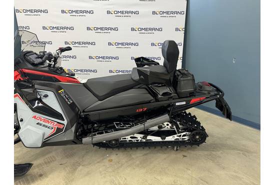 2025 650 Indy Adventure 137 Storm Gray / Indy Red