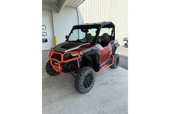 2019 GENERAL 1000 DELUXE