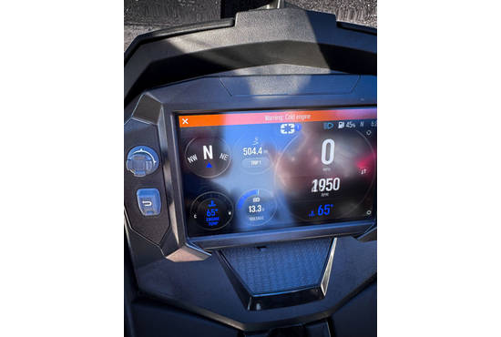 2024 850 Indy XCR 136 Premium Indy Red