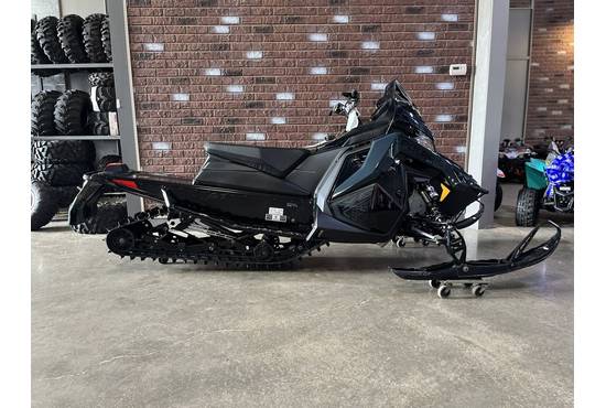 2026 850 INDY XC 137 Gloss Black / Blue Dusk