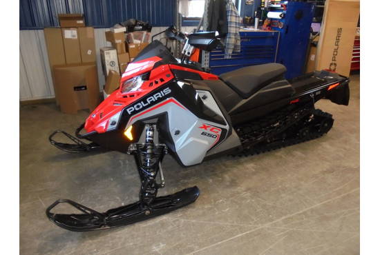 2025 650 Switchback XC 146 Storm Gray / Indy Red