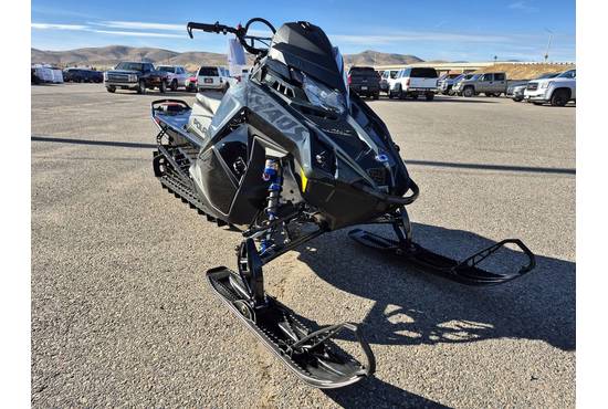 2026 Patriot 9R RMK Khaos 155 Gloss Black / Blue Dusk