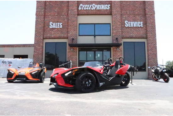 2022 Slingshot S with Technology Package I - Slingshot Red (MANUAL)