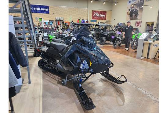 2026 850 INDY VR1 137 Gloss Black / Blue Dusk