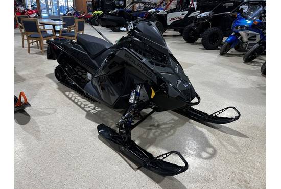 2025 9R Indy XCR 136 Shadow Gray / Gloss Black