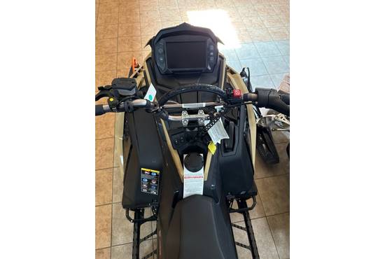 2024 Patriot 9R RMK Khaos Slash 155 Gloss Black/Military Tan/Orange Burst
