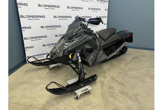 2025 650 Indy XCR 136 Shadow Gray / Gloss Black