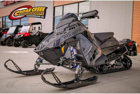 2025 850 Indy XCR 136 Shadow Gray / Gloss Black