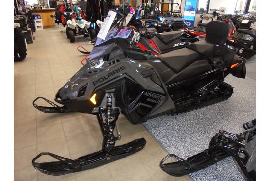 2025 650 Indy Adventure 137 Shadow Gray / Gloss Black