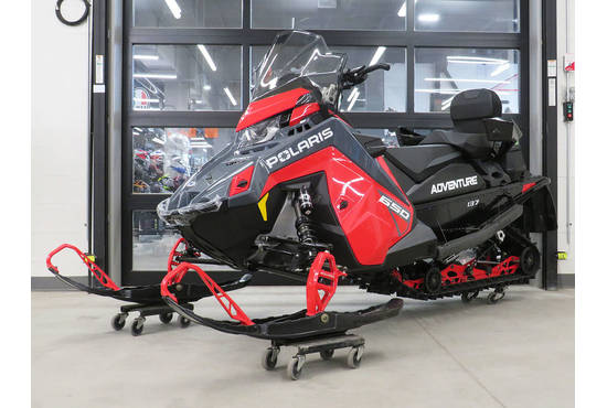 2024 650 Indy Adventure 137 Indy Red