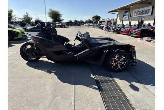 2025 slingshot® r (autodrive)