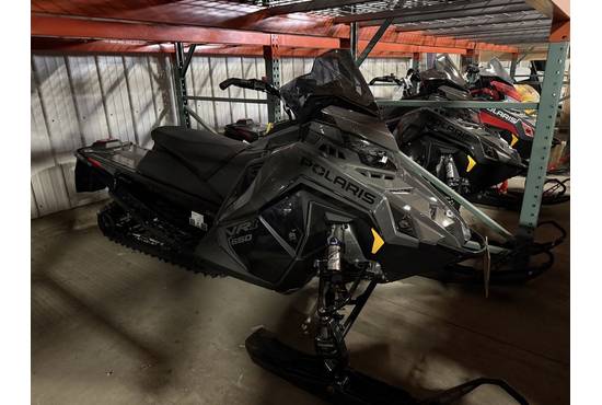 2025 650 Indy VR1 137 Shadow Gray / Gloss Black