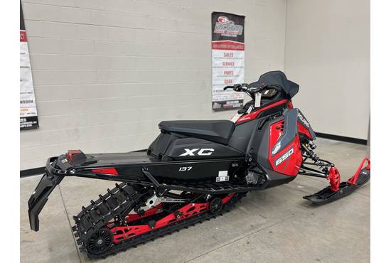 2024 650 Indy XC 137