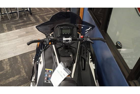 2025 650 Indy SP 137 ES