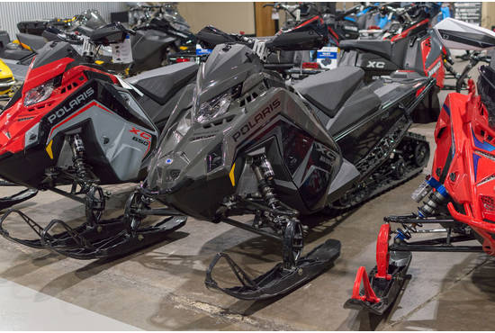2025 650 Switchback XC 146 Shadow Gray / Gloss Black